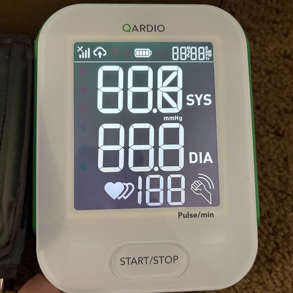 Qardio Blood Pressure Monitor / Used excellent condition - Picture 3 of 8